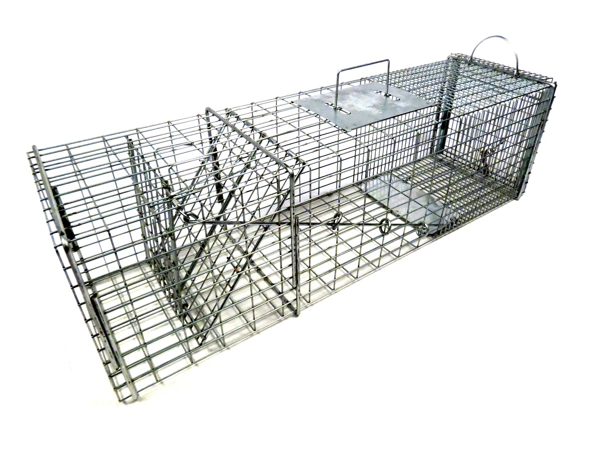 Tomahawk Original Flush Mount Trap w/One Trap Door & Easy Release Raccoon, Groundhog, Cat Size